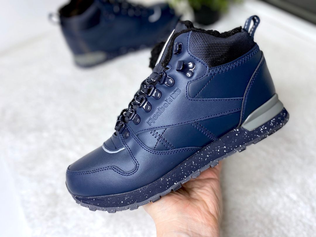 Reebok высокие синие с мехом