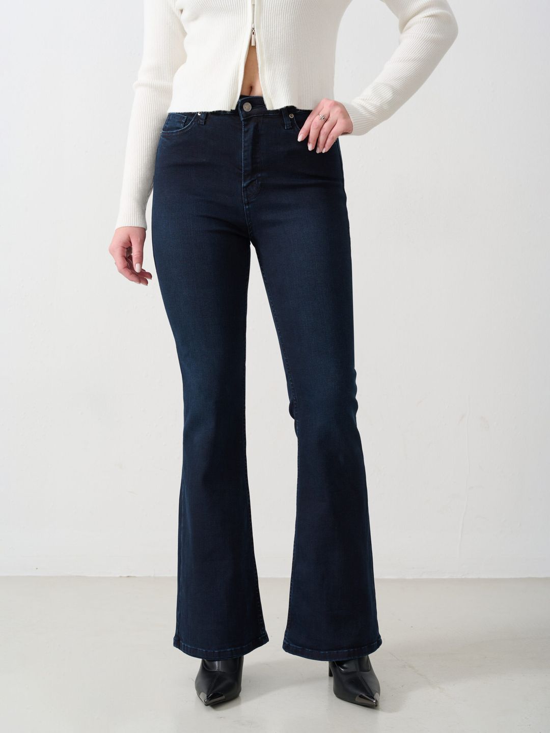 LACARINO  FLARE-7578-1 Blue black Темно-синий Джинсы женские