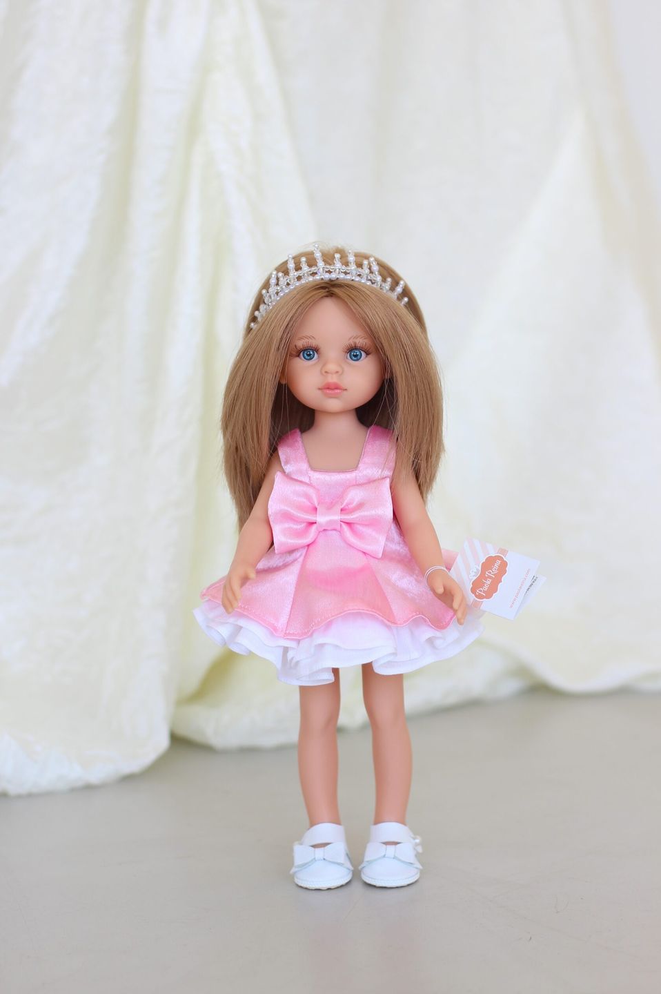 Кукла Карла в шелковом платье с юбкой Paola Reina 32 см